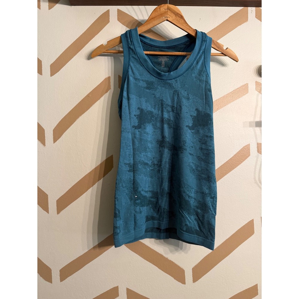Athleta Tank Top Womens XS Blue Camo Seamless Racerback Activewear 556387-06
